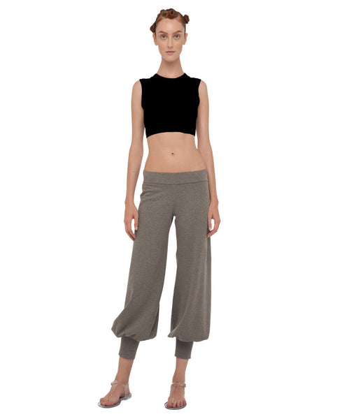 SLEEVELESS MIDRIFF TOP